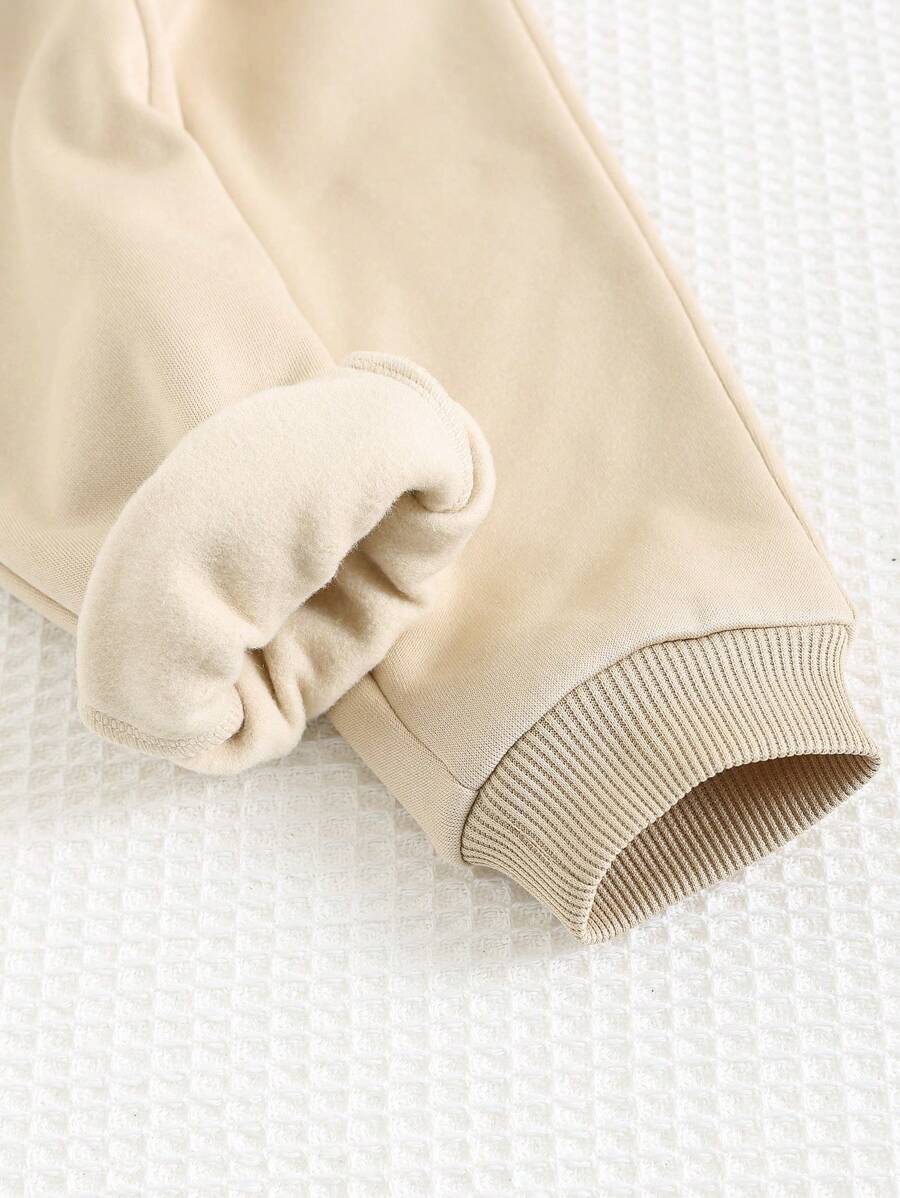 Conjunto 3 Peças para Bebê Menino: Moletom com Letra, Colete e Calça com Cordão